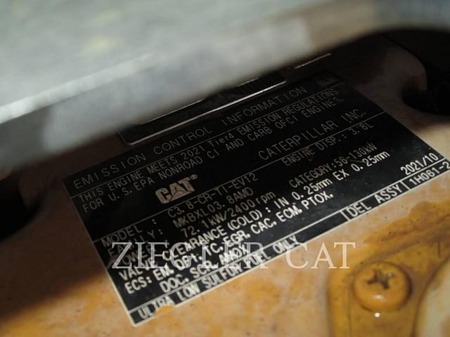 Image of Caterpillar 299D3 equipment image 2