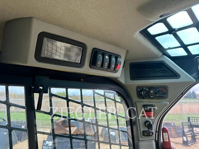 Image of Caterpillar 299D3XE equipment image 4
