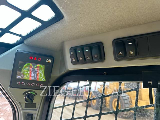 Image of Caterpillar 299D3XE equipment image 4