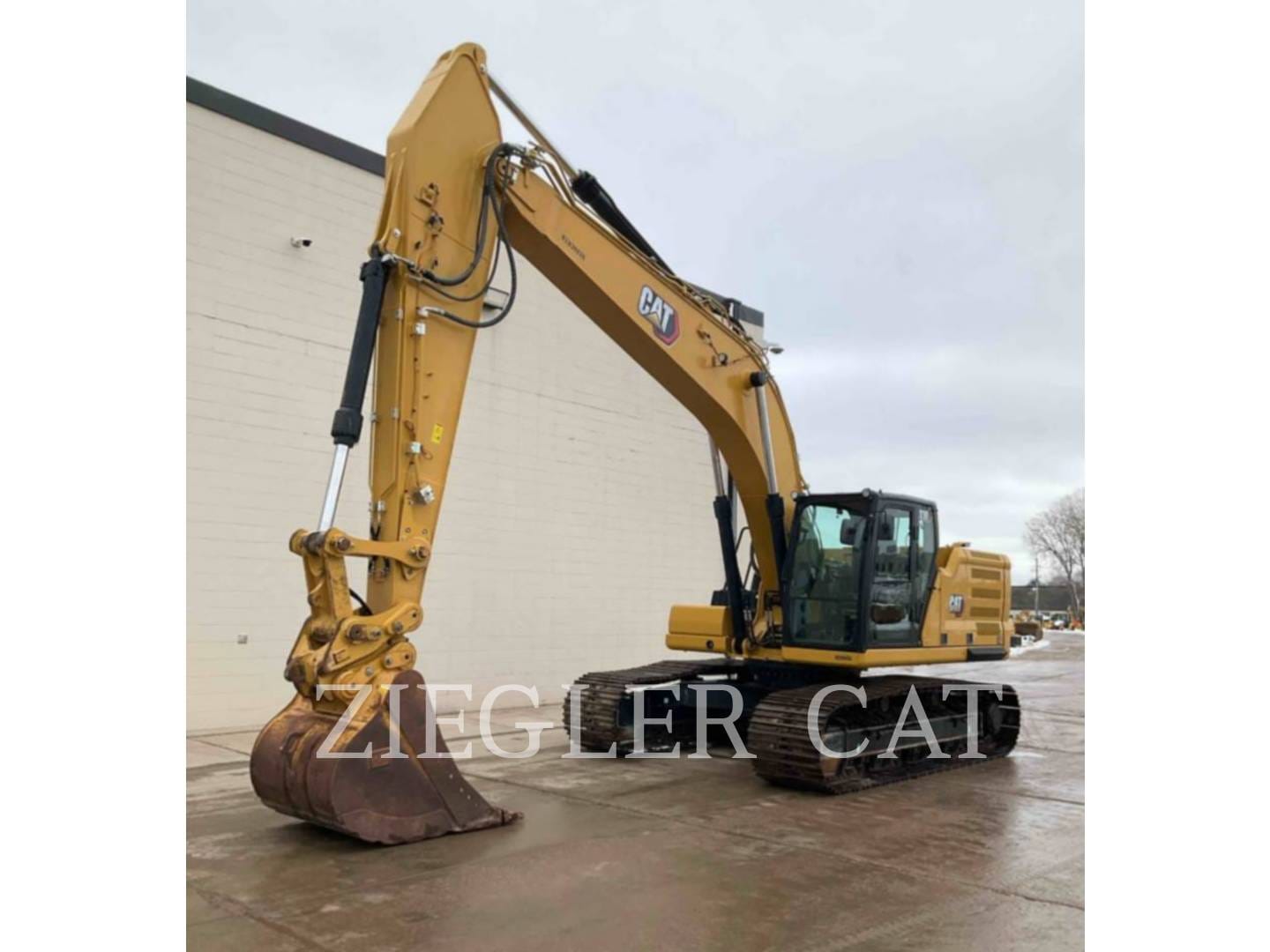2022 Caterpillar 330 Equipment Image0