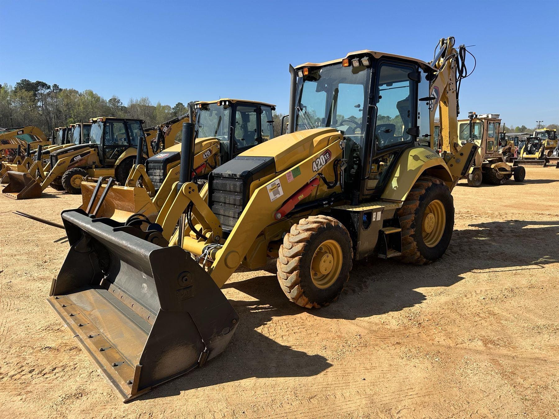 Main image Caterpillar 420XE