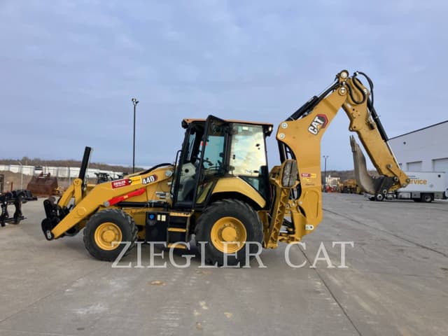 Image of Caterpillar 440 equipment image 4