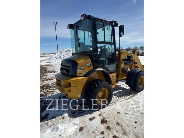 Image of Caterpillar 903D equipment image 3