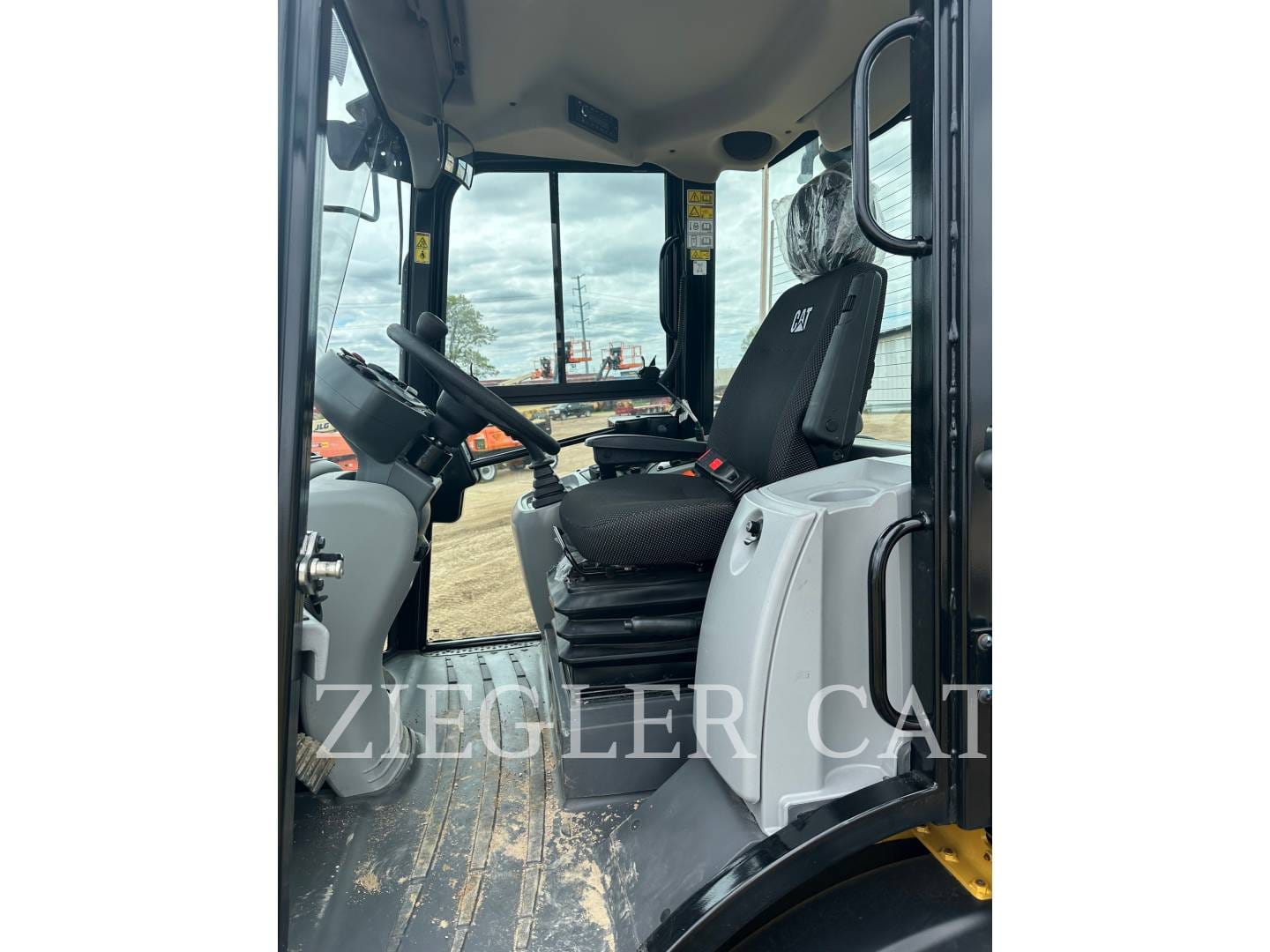 Main image Caterpillar 908M