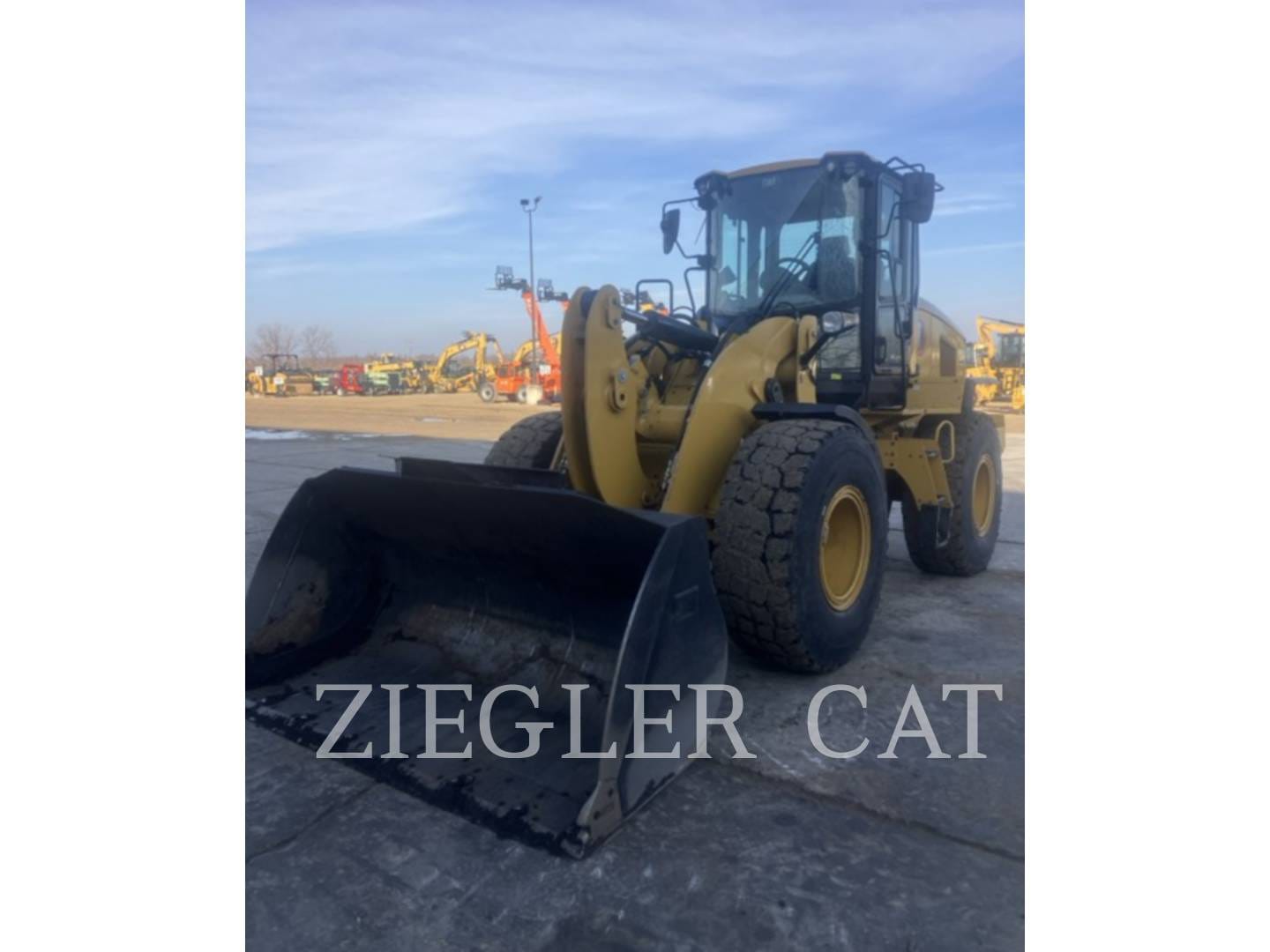 2022 Caterpillar 926M Equipment Image0