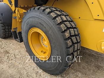 2022 Caterpillar 926M Equipment Image0