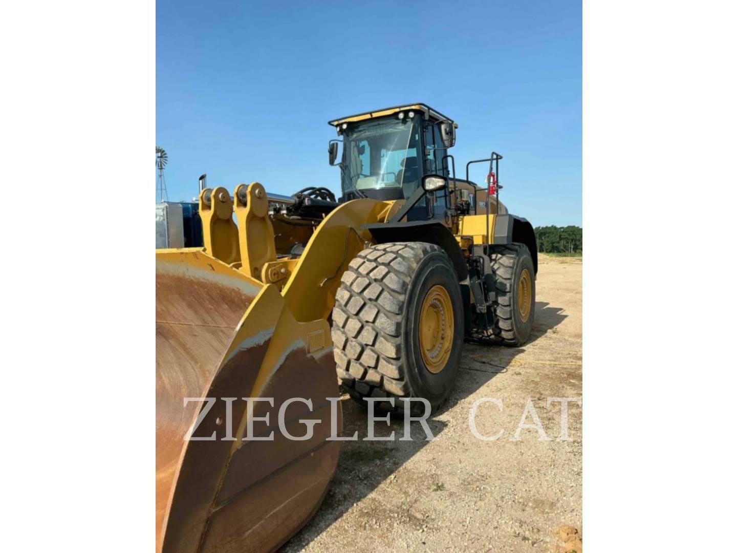 1900 Caterpillar 982 Equipment Image0