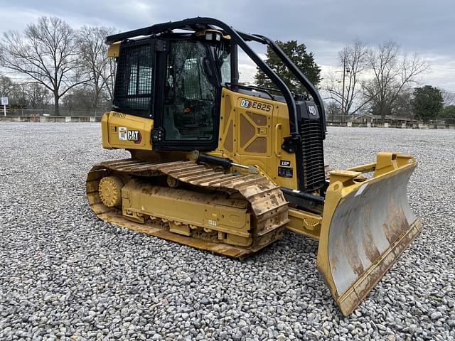 Image of Caterpillar D3 equipment image 3