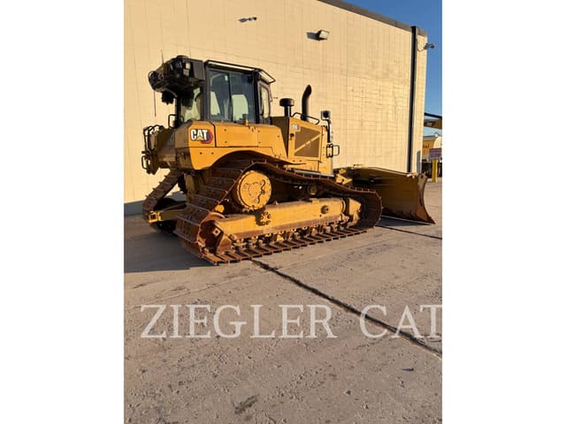 Image of Caterpillar D6LGP equipment image 2