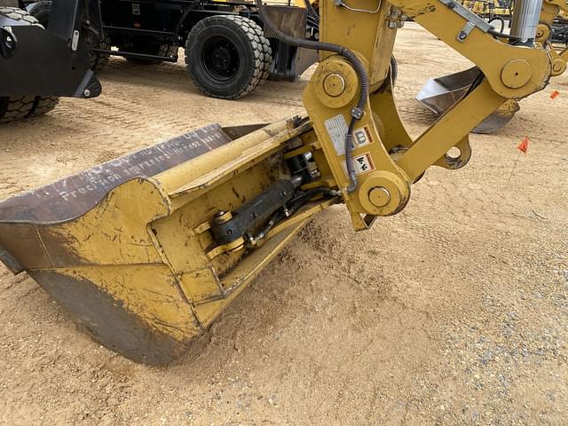 Image of Caterpillar M320 equipment image 4