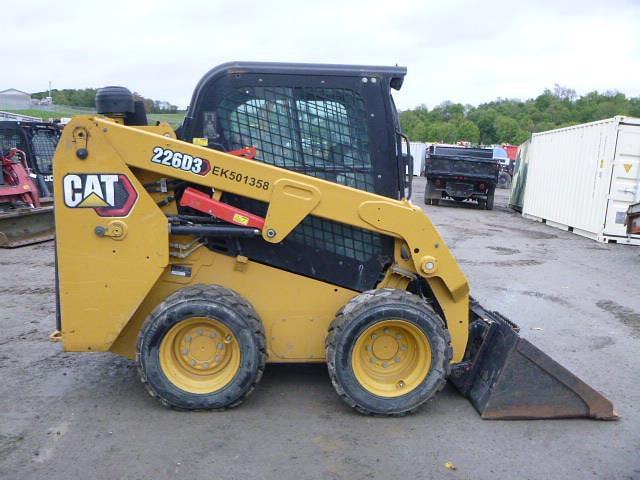 Image of Caterpillar 226D3 equipment image 2