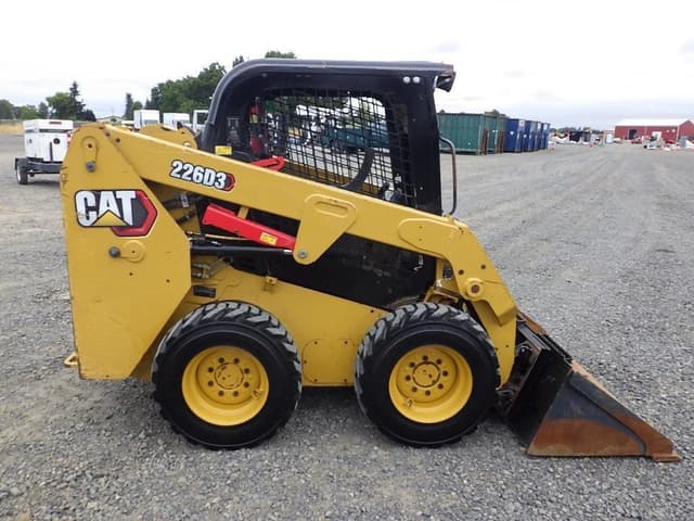 Image of Caterpillar 226D3 equipment image 4