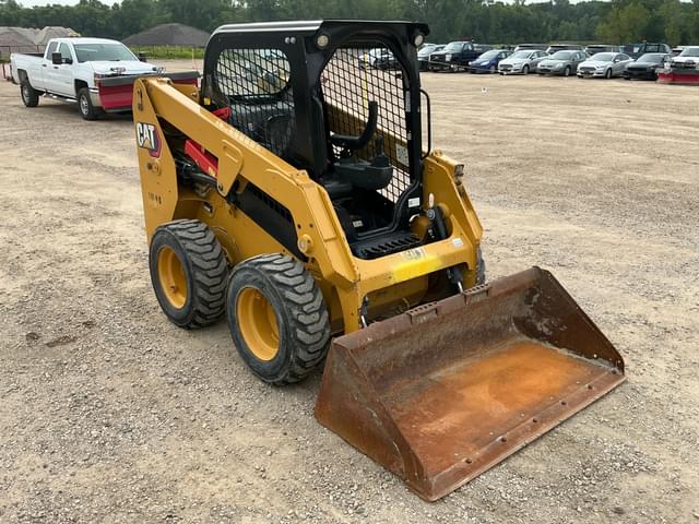 Image of Caterpillar 226D3 equipment image 2