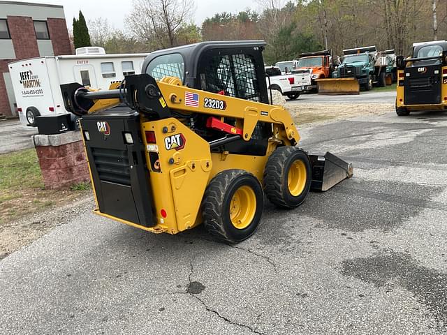 Image of Caterpillar 232D3 equipment image 4