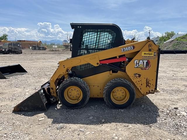 Image of Caterpillar 236D3 equipment image 3