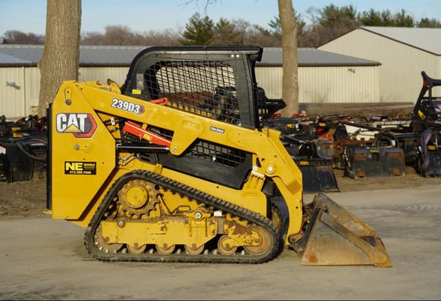Image of Caterpillar 239D3 equipment image 4