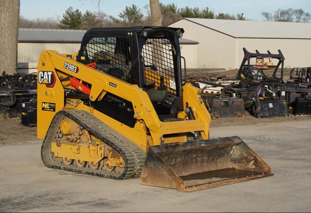 Image of Caterpillar 239D3 equipment image 4