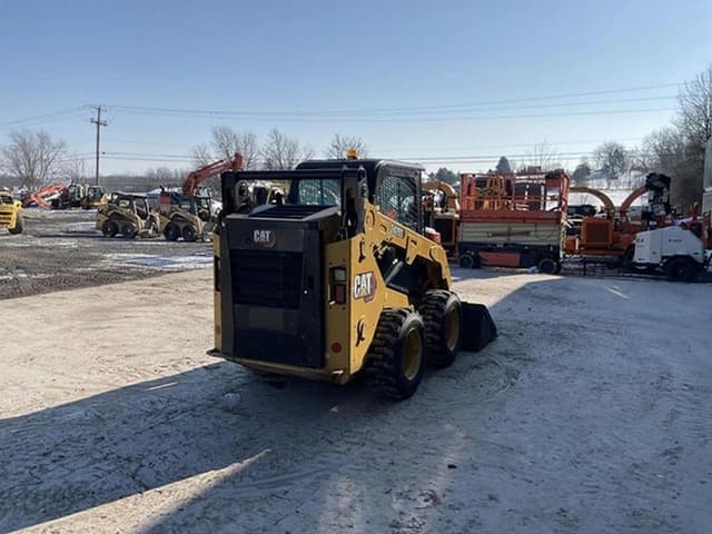 Image of Caterpillar 242D3 equipment image 3