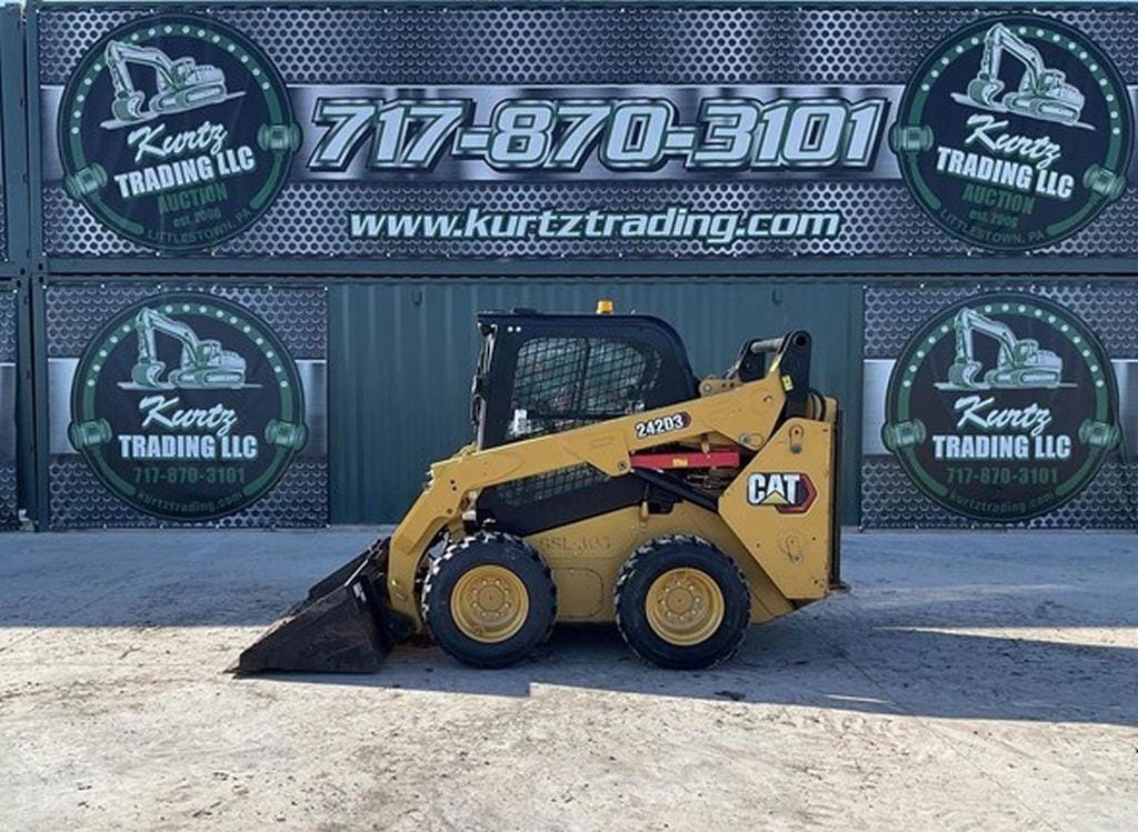 2022 Caterpillar 242D3 Equipment Image0