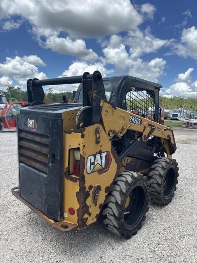 Image of Caterpillar 242D3 equipment image 2