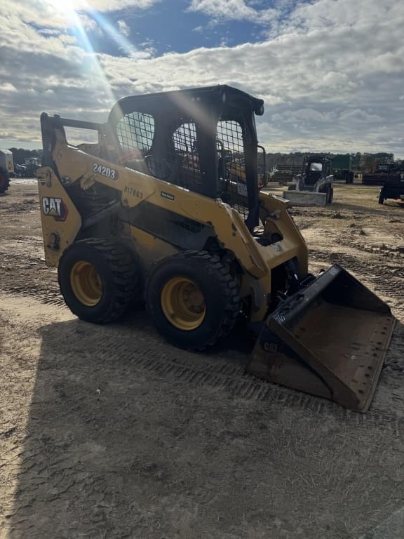 Image of Caterpillar 242D3 equipment image 1