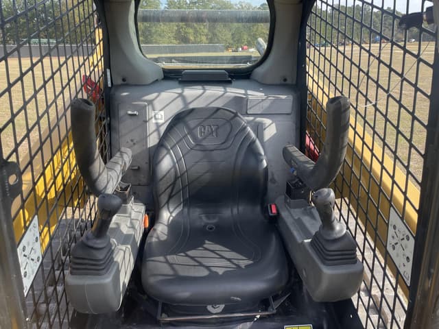 Image of Caterpillar 259D3 equipment image 4