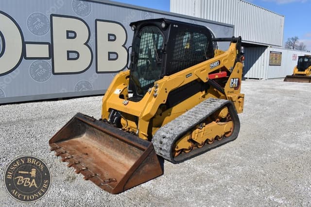 Image of Caterpillar 259D3 equipment image 2