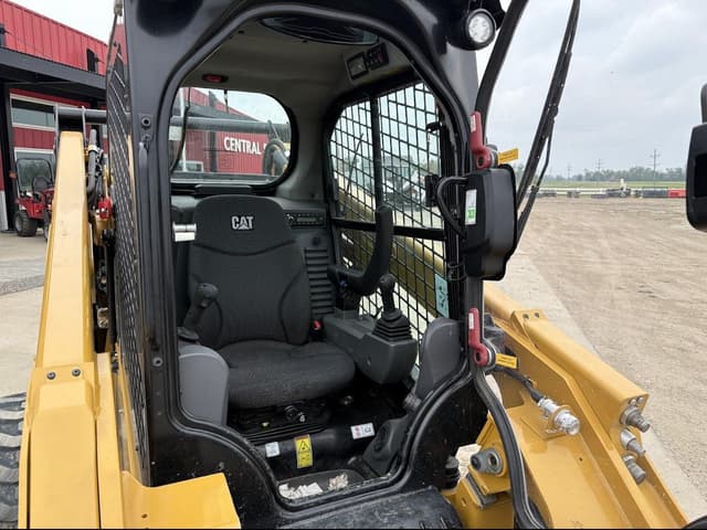 Image of Caterpillar 262D3 equipment image 2