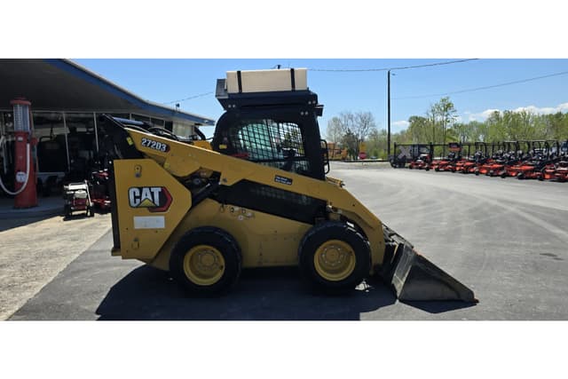 Image of Caterpillar 272D3 equipment image 3