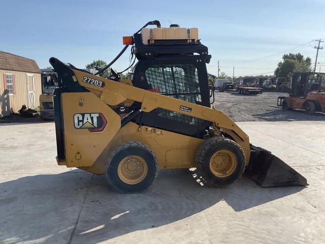 Image of Caterpillar 272D3 equipment image 4