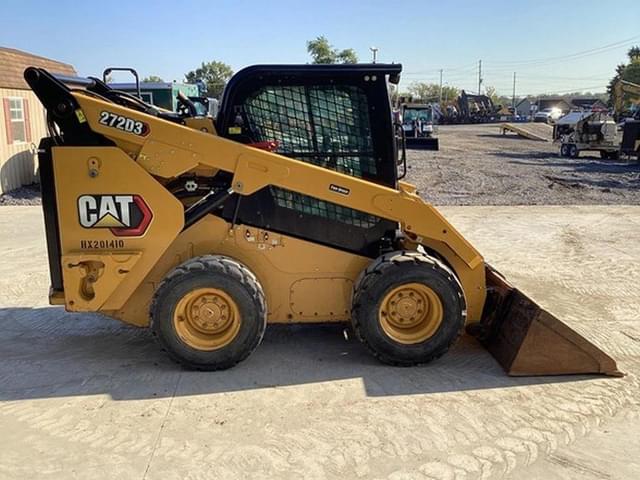 Image of Caterpillar 272D3 equipment image 4