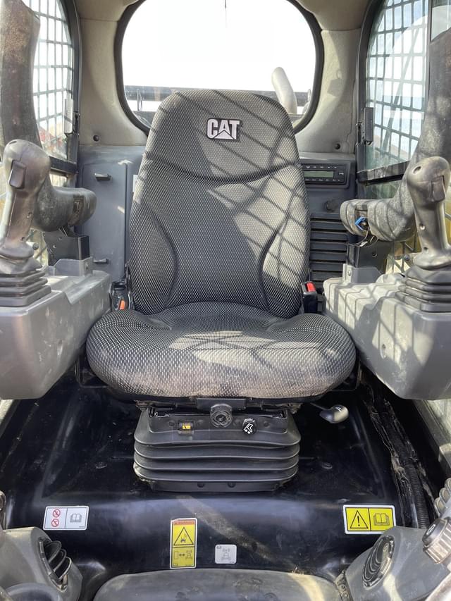 Image of Caterpillar 299D3XE equipment image 4