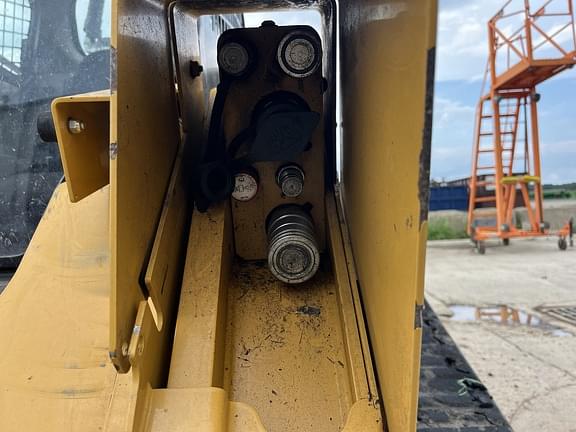 Image of Caterpillar 299D3XE equipment image 4