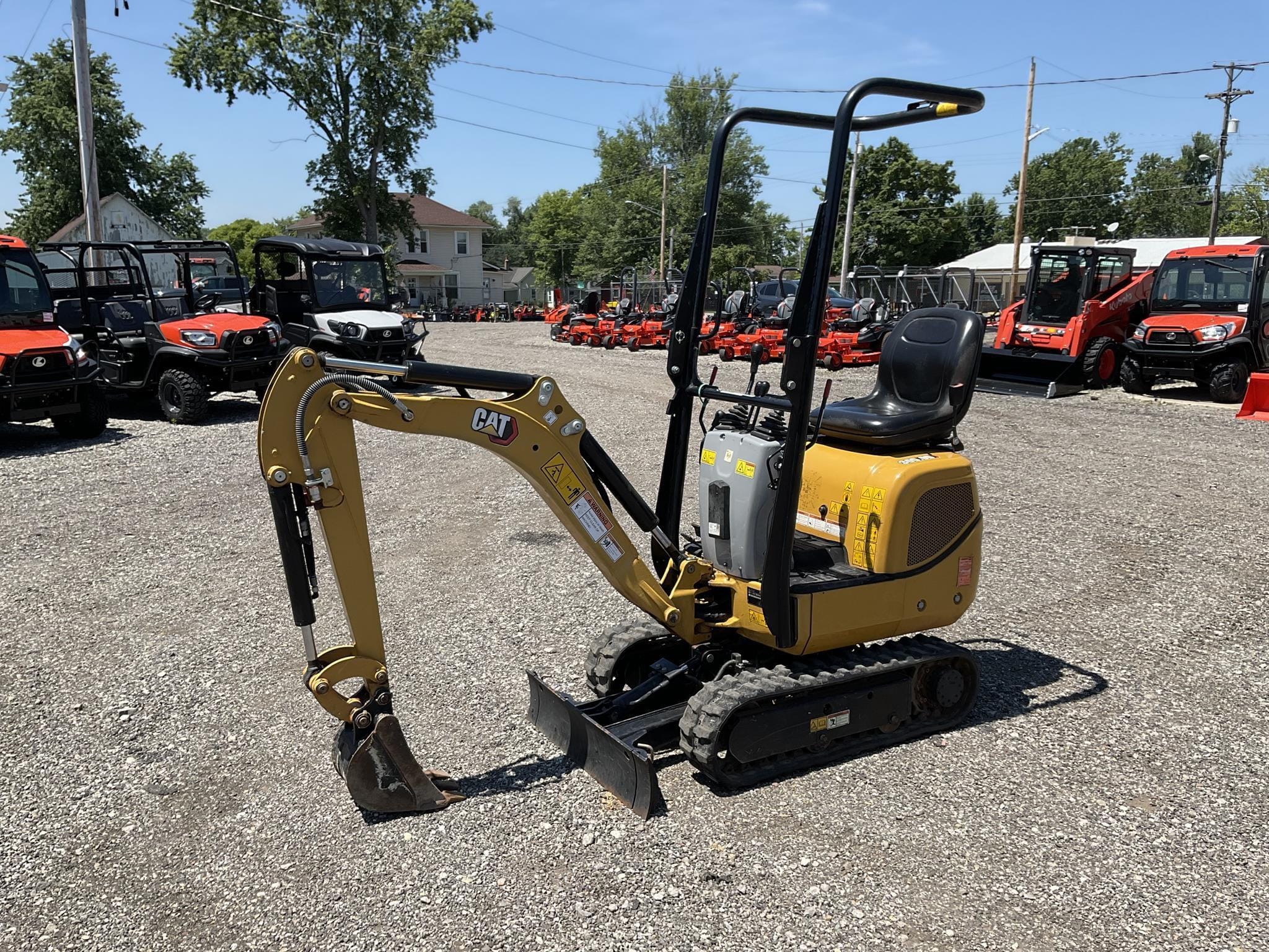 2022 Caterpillar 300.9D Equipment Image0