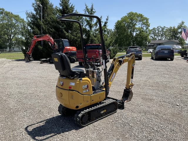 Image of Caterpillar 300.9D equipment image 4