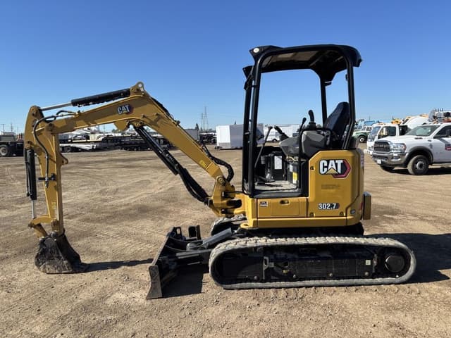 Image of Caterpillar 302.7CR equipment image 4