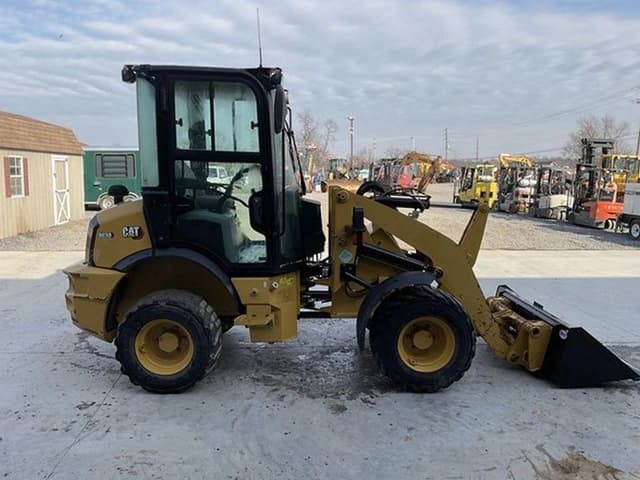 Image of Caterpillar 903D equipment image 4