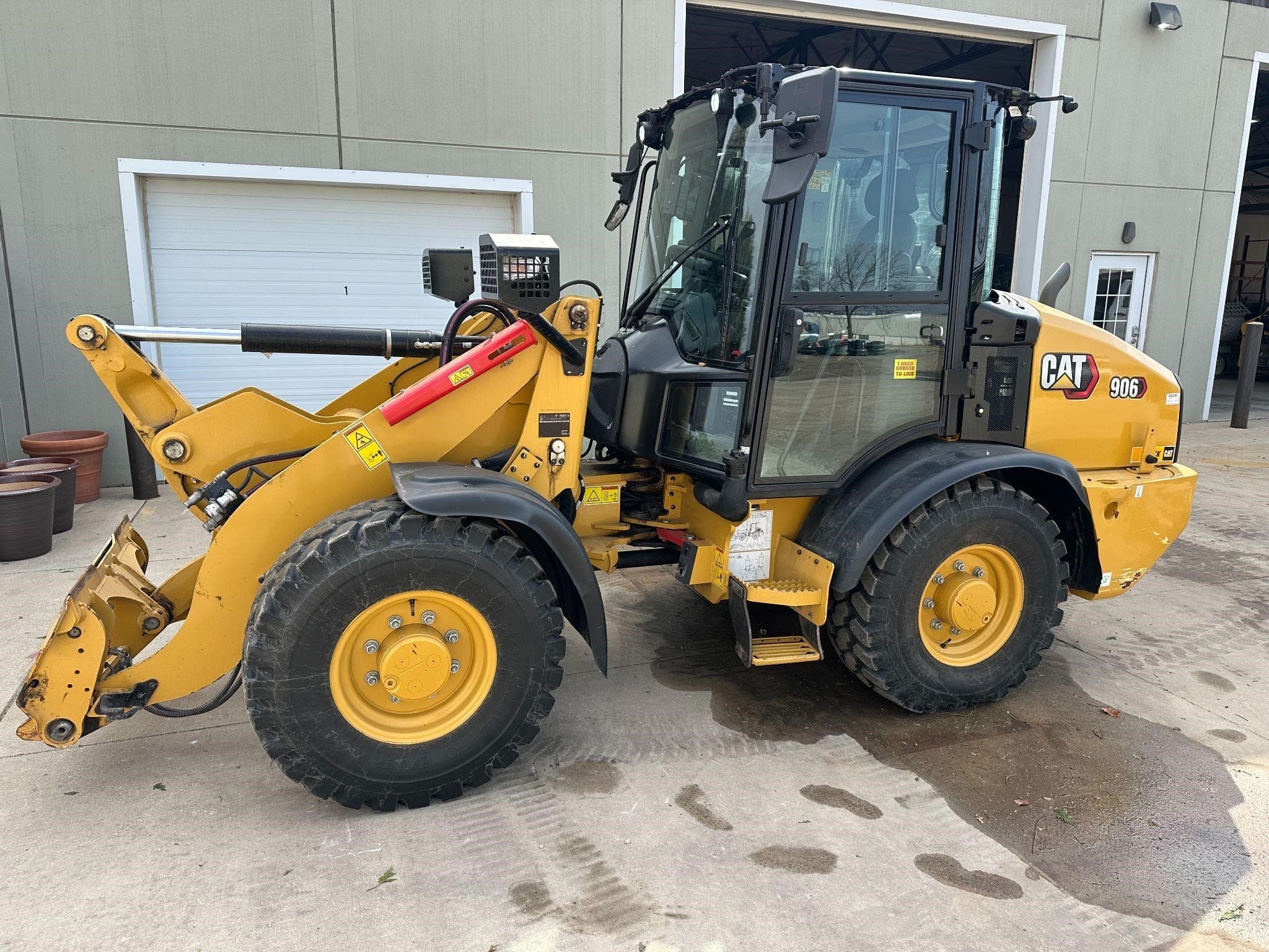 2022 Caterpillar 906 Equipment Image0