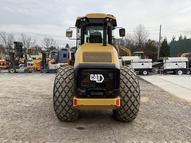 Image of Caterpillar CS10GC equipment image 2