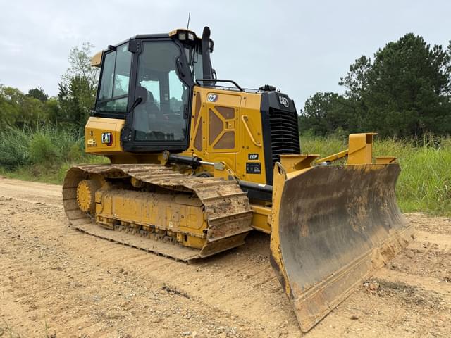 Image of Caterpillar D2 equipment image 2