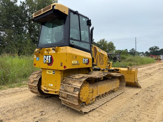Image of Caterpillar D2 equipment image 4