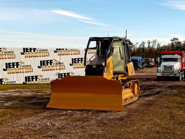 Image of Caterpillar D4 equipment image 1