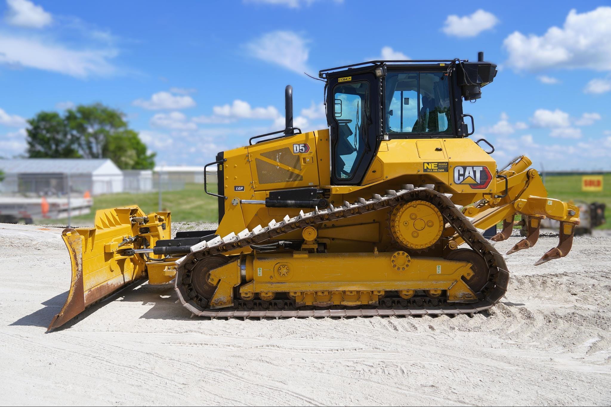 2022 Caterpillar D5 LGP Equipment Image0