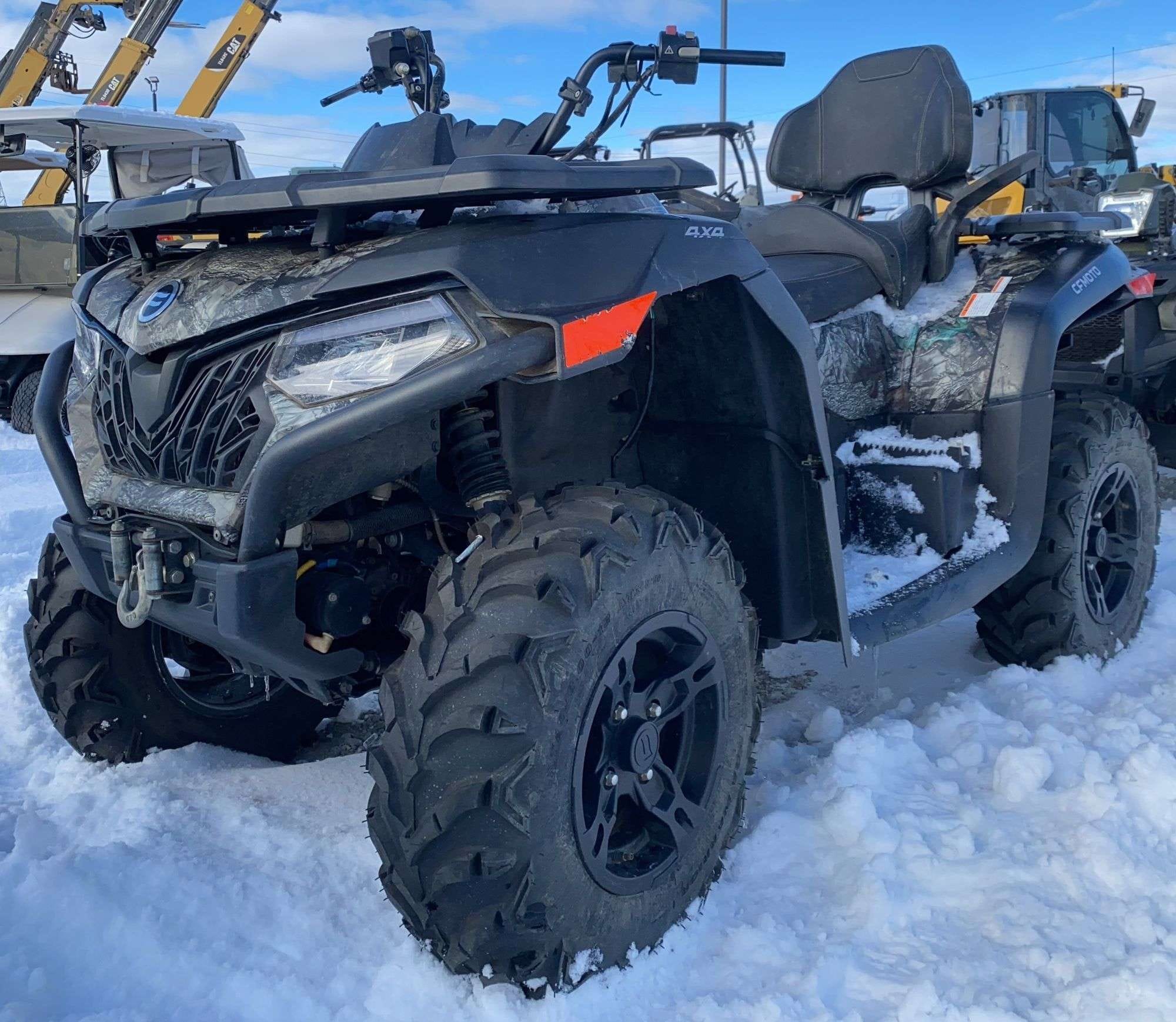 2022 CFMoto CForce 600 Equipment Image0