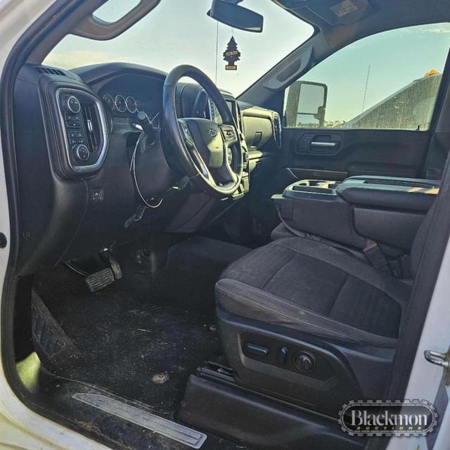 Image of Chevrolet 2500HD equipment image 1