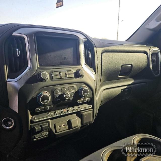 Image of Chevrolet 2500HD equipment image 4