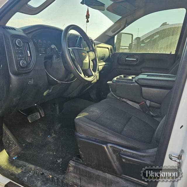 Image of Chevrolet 2500HD equipment image 1