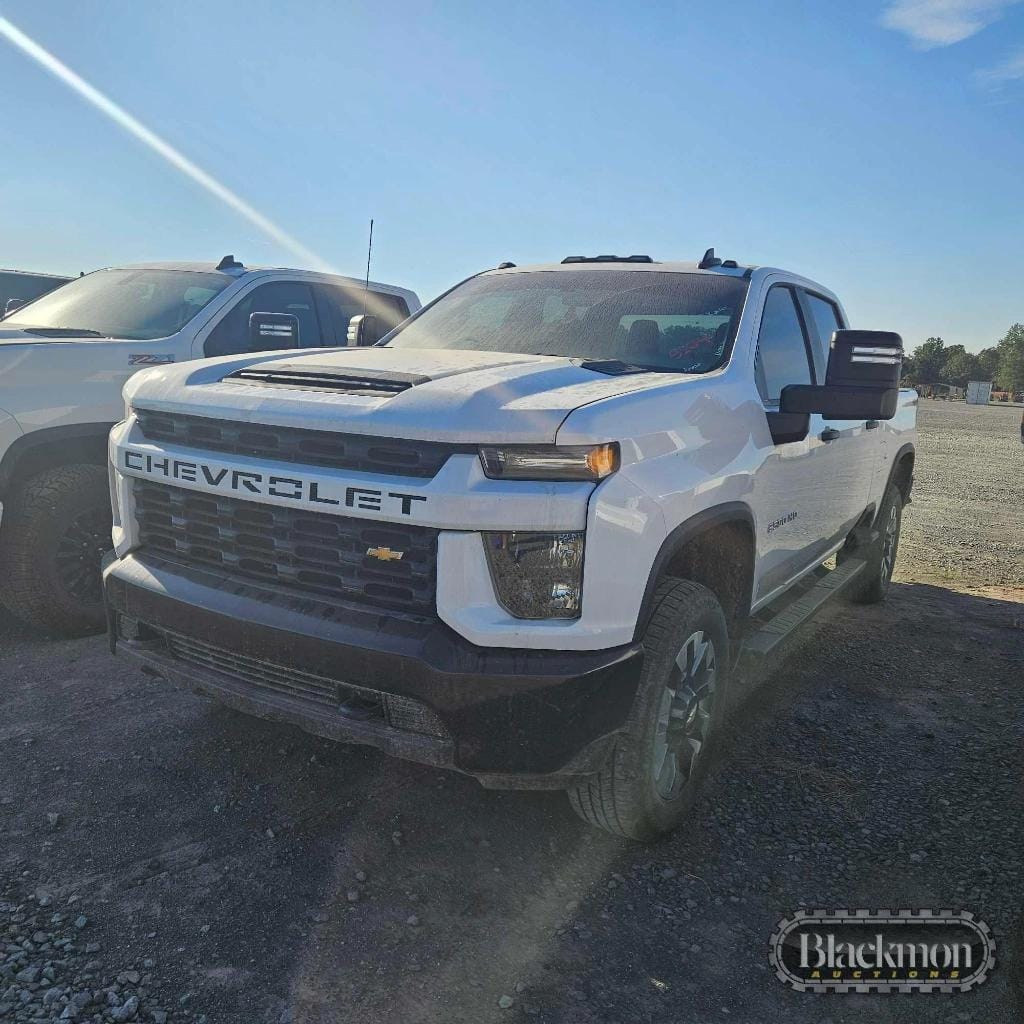 2022 Chevrolet 2500HD Equipment Image0