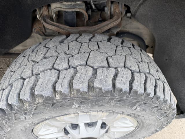 Image of Chevrolet 2500HD equipment image 4