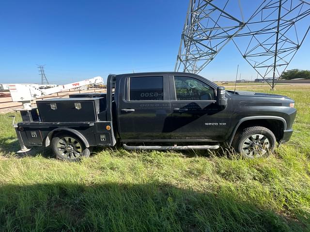 Image of Chevrolet 2500HD equipment image 3